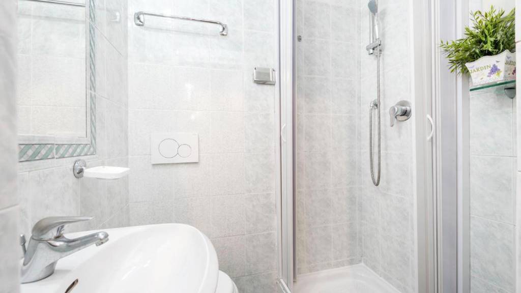 hotel-infinito-Rome-Small-Double-Room-228841902