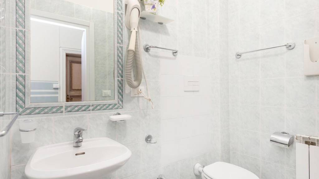 hotel-infinito-Rome-Double-Room-with-private-terrace-228841718