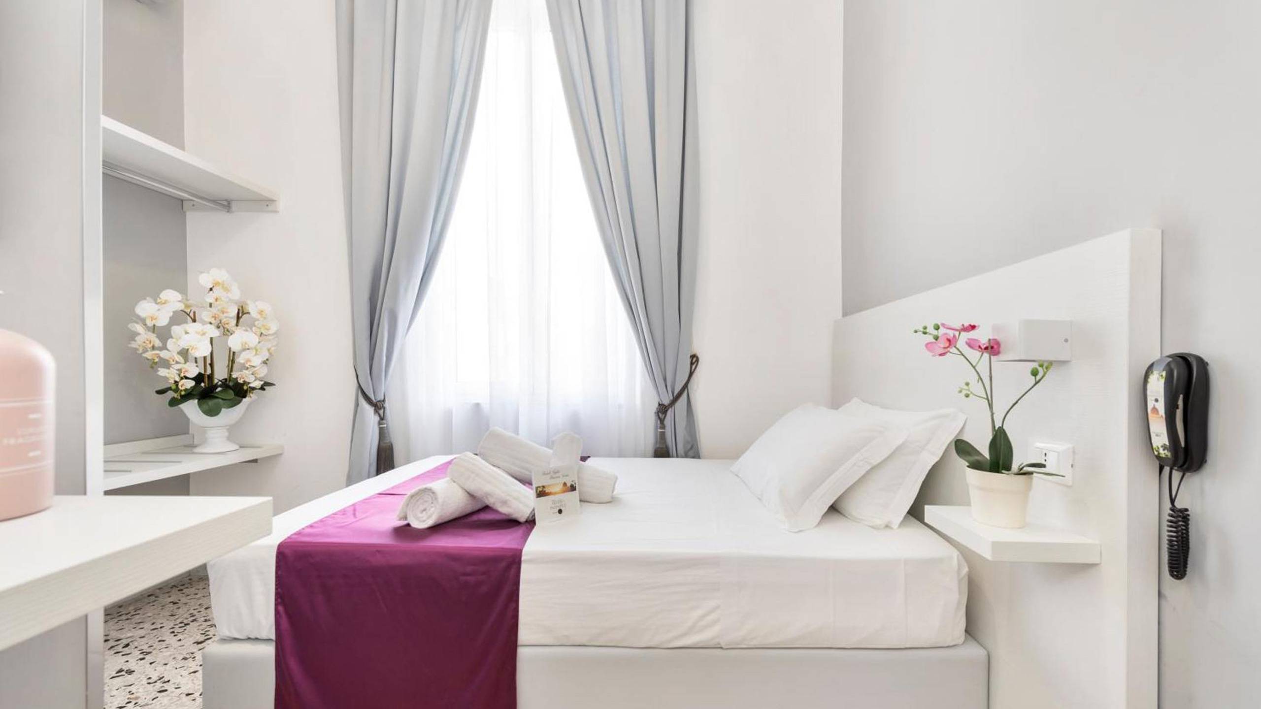 hotel-infinito-Rome-Small-Double-Room-156963480