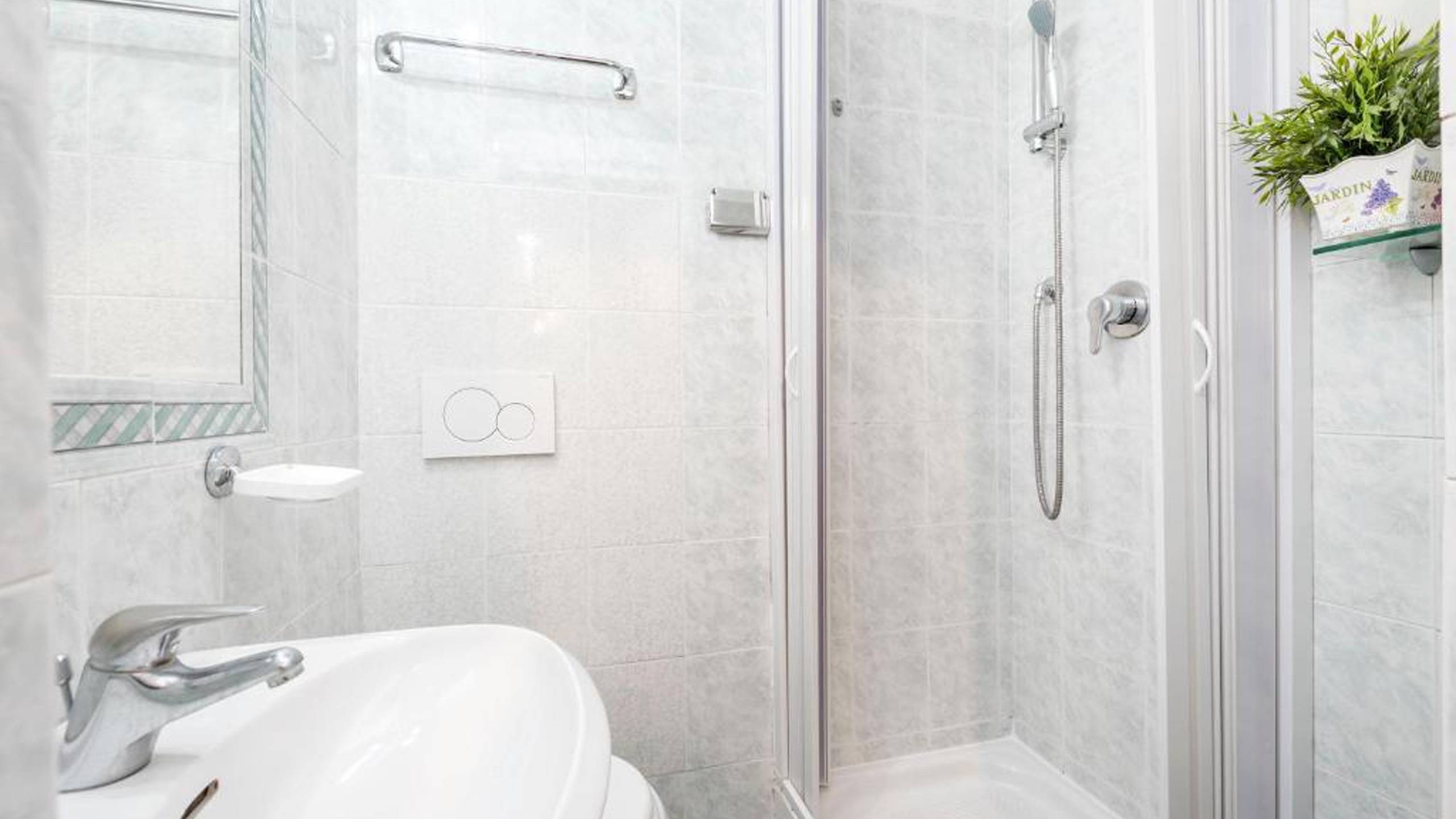 hotel-infinito-Rome-Small-Double-Room-228841902